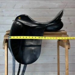 Used Revere Dressage Saddle 17.5/M -Horse Gear Shop 322 Flap Width 98472.1684363619