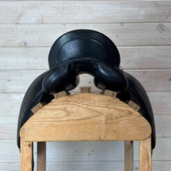 Used Schleese HK Dressage Saddle 17.5/MW -Horse Gear Shop 327 Cantle 27015.1684874714