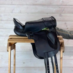 Used Schleese HK Dressage Saddle 17.5/MW -Horse Gear Shop 327 R Flap 88051.1684874698