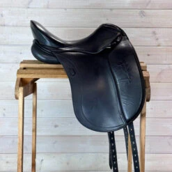 Used Schleese HK Dressage Saddle 17.5/MW -Horse Gear Shop 327 R Side 35719.1684874692