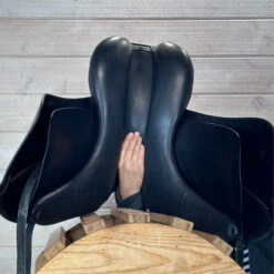 Used Stubben Portos Dressage Saddle 17.5/MW -Horse Gear Shop 330 Channel Measurement 81472.1686181811