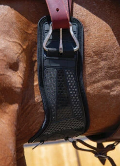 Professional's Choice VenTECH Contour Cinch Neoprene -Horse Gear Shop contour cinch black on horse PC 51019.1658018893