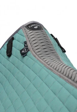 LeMieux Self-Cool Close Contact Square Pad -Horse Gear Shop self cooling cc spearment detail 4854 lemieux 95059.1670554193